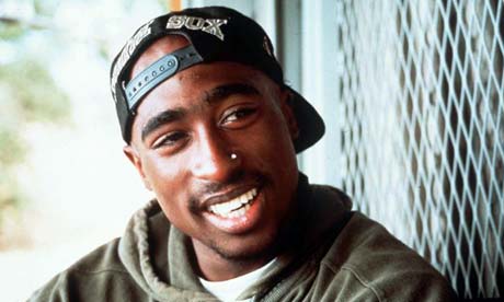 video: Justin Bieber i-a adus un tribut video lui Tupac Shakur